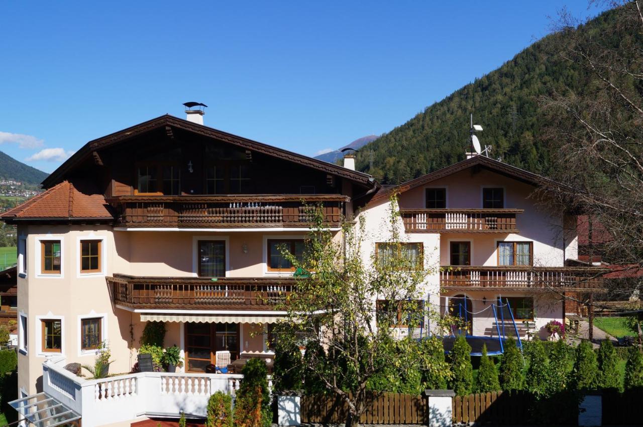 Ferienhaus Bergblick Fulpmes Esterno foto